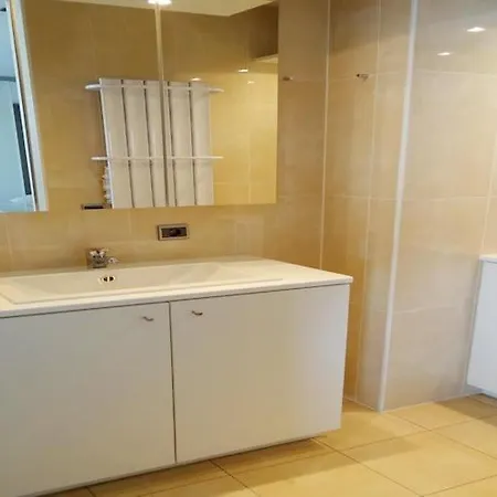 דירה Stylish By The Sea, Cleaning Included ניופורט