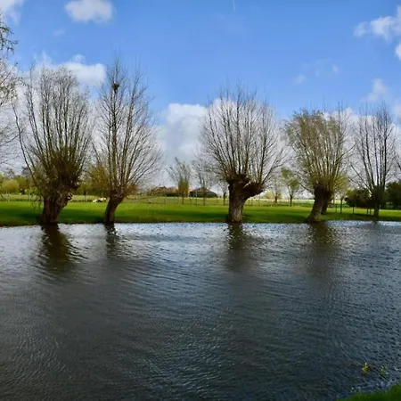 Stylish By The Sea, Cleaning Included *